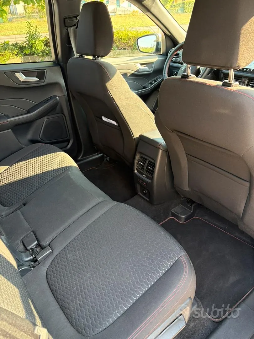 Ford Kuga 2025 photo 4