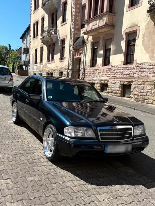 Mercedes-Benz C180
