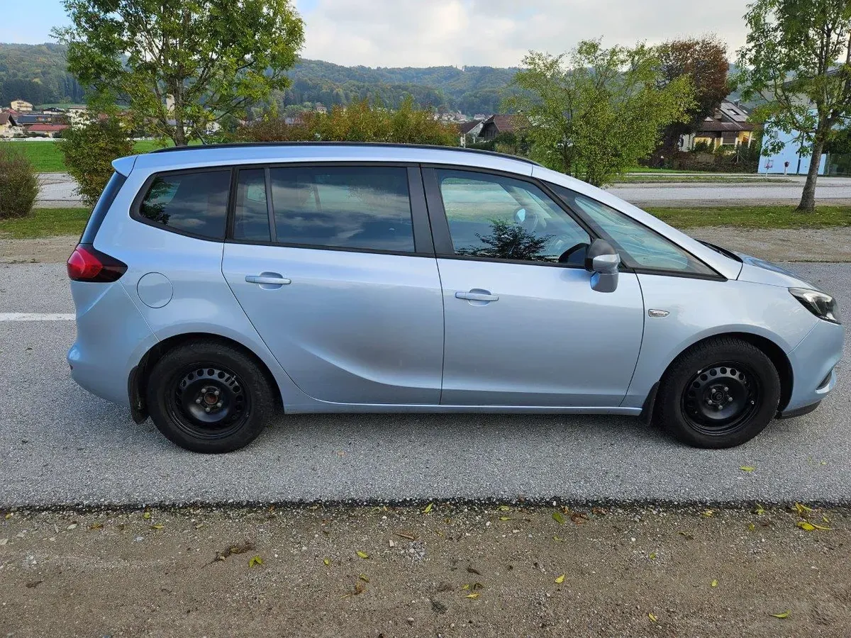 Opel Zafira Tourer 2017 photo 3