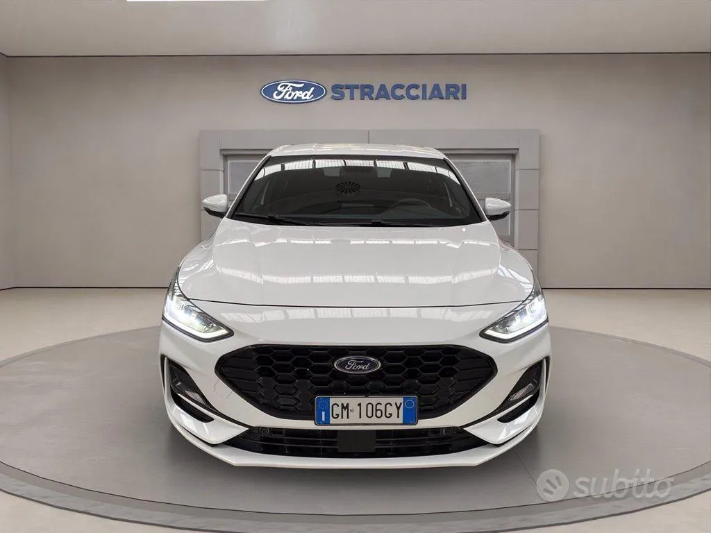 Ford Focus 2023 photo 2