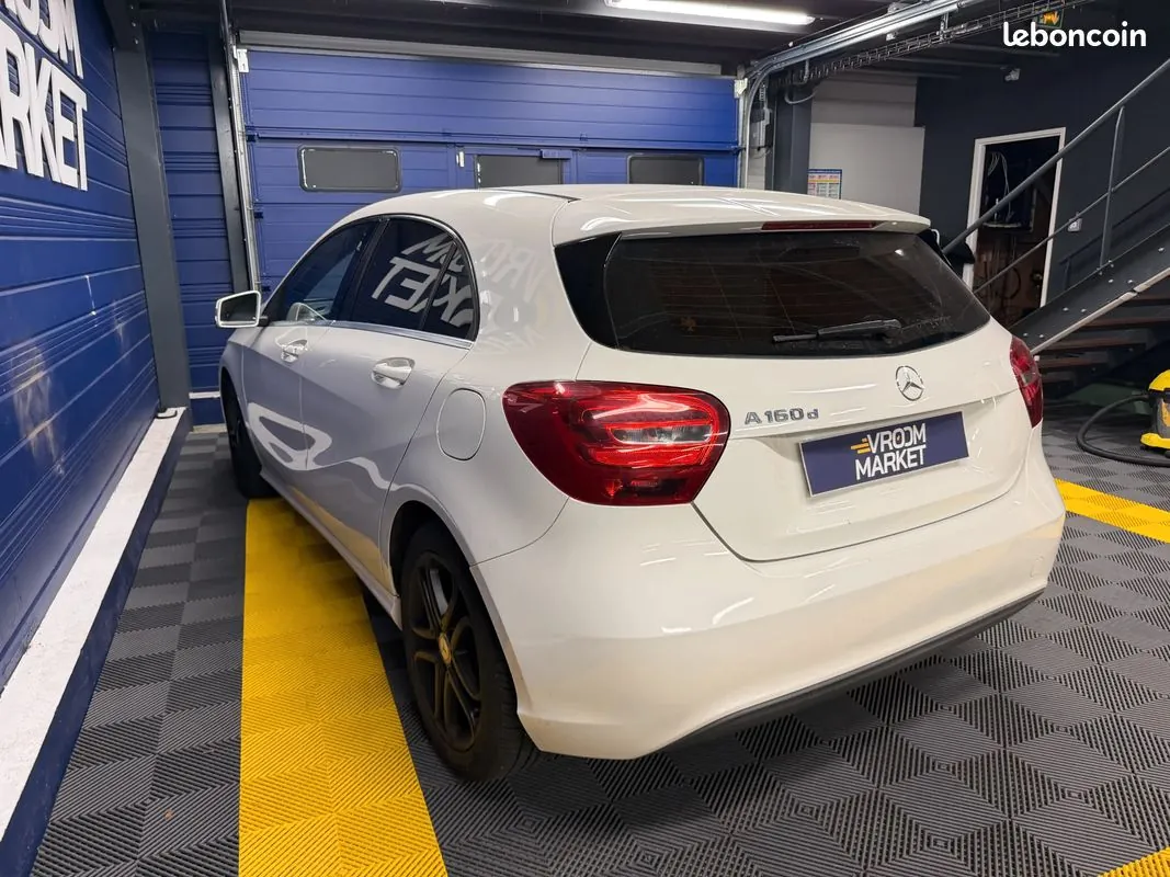 Mercedes-Benz A-Class 2015 photo 5