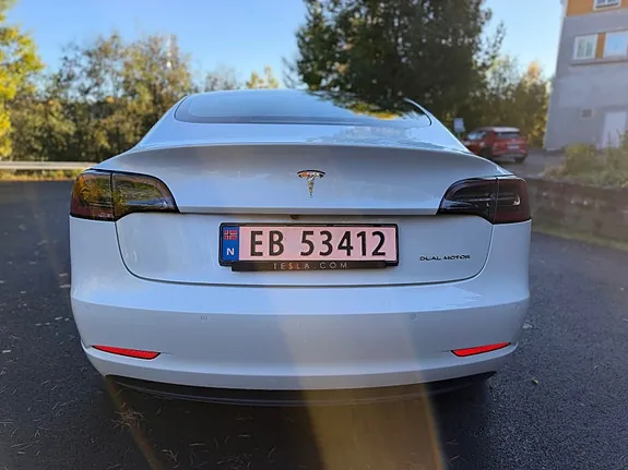 Tesla Model 3 2020 photo 4