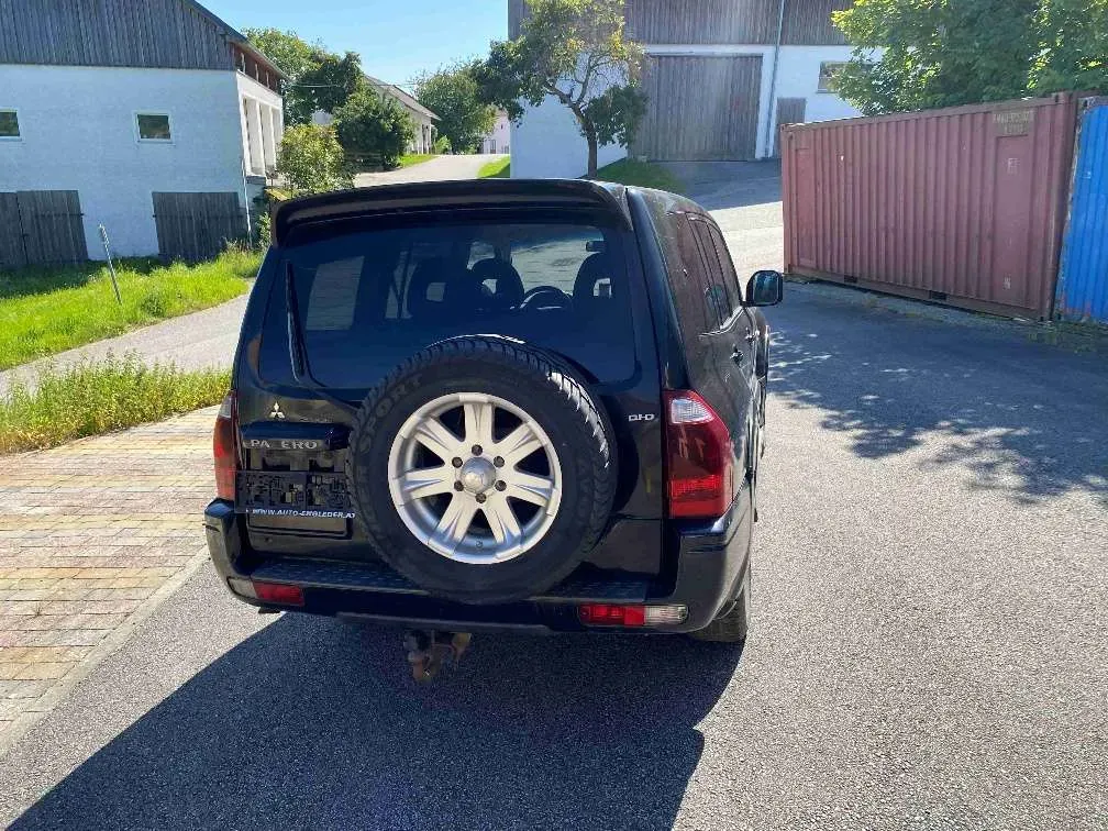 Mitsubishi Pajero 2006 photo 2