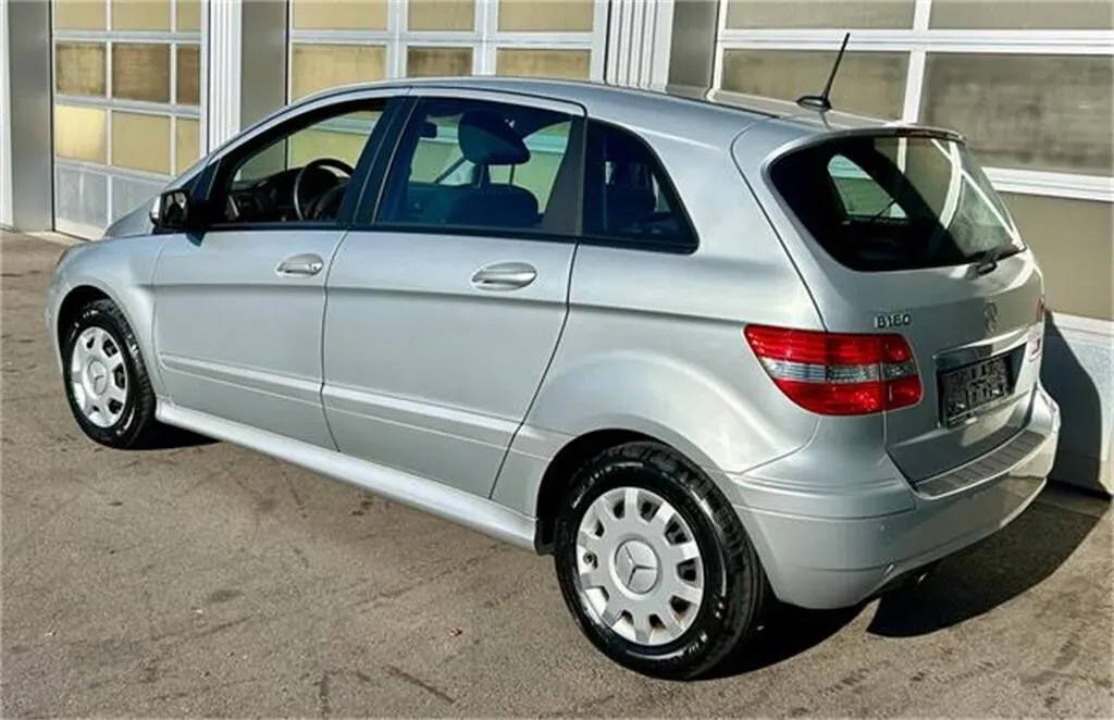 Mercedes-Benz B-Class 2011 photo 3