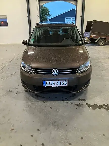 Volkswagen Touran 2010 photo 2