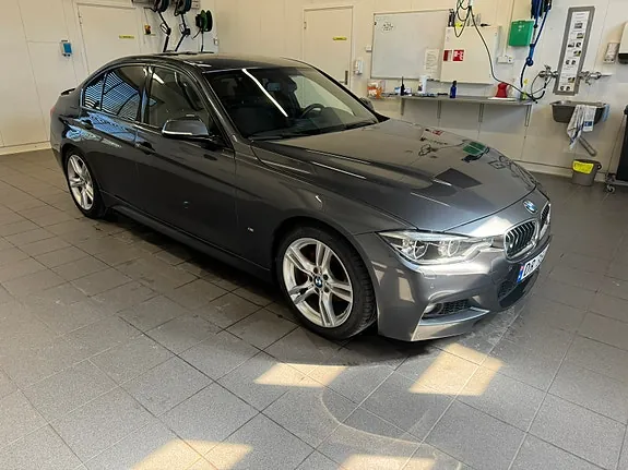 BMW 330E 2018 photo 4