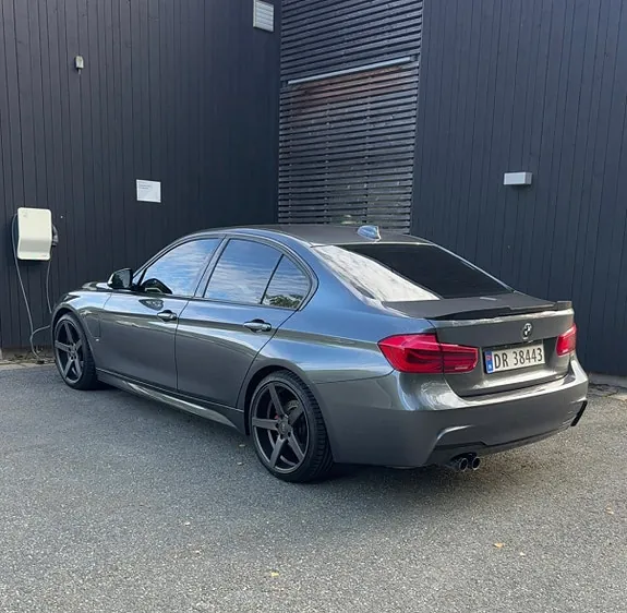 BMW 330E 2018 photo 2