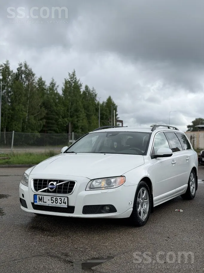 Volvo V70 2013 photo 2