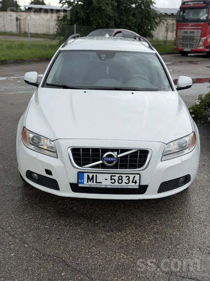 Volvo V70 2013 photo 5