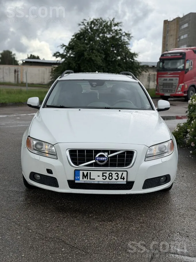 Volvo V70 2013 photo 4