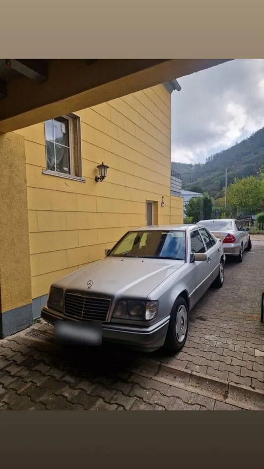 Mercedes-Benz E 220