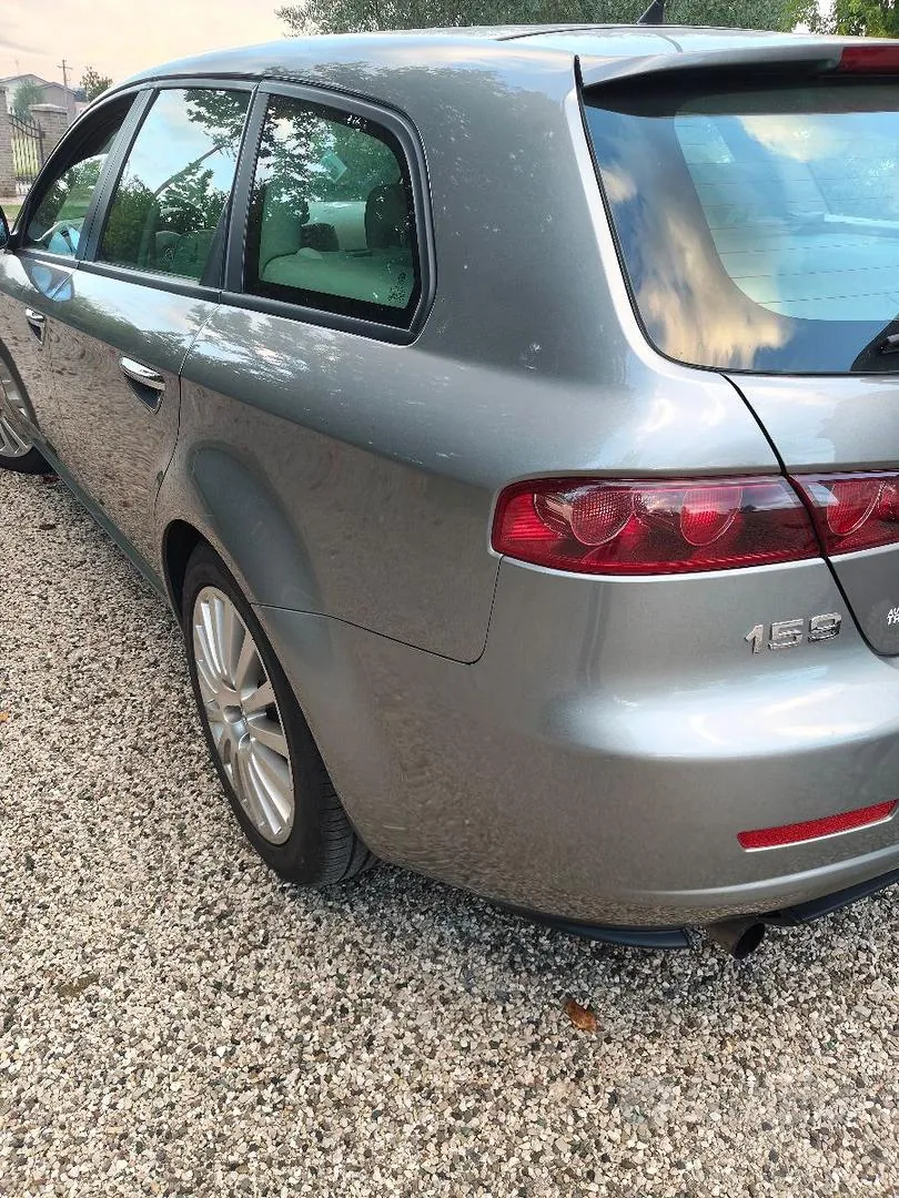 Alfa Romeo 159 2006 photo 4