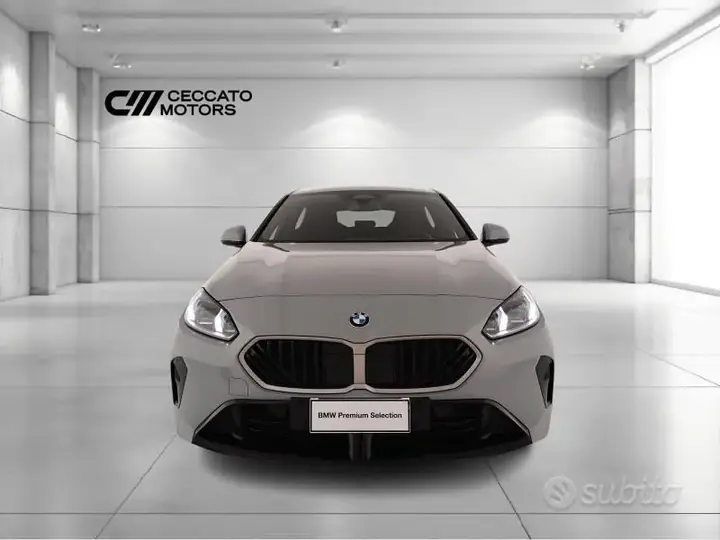 BMW 1 Series 2025 photo 2