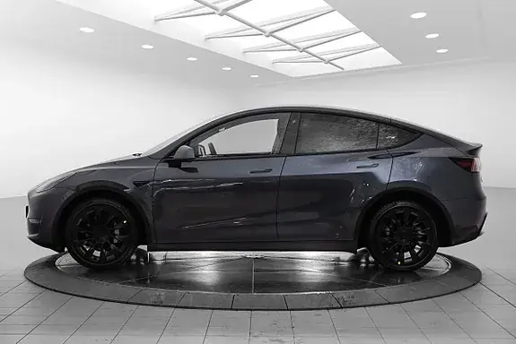 Tesla Model Y 2021 photo 2