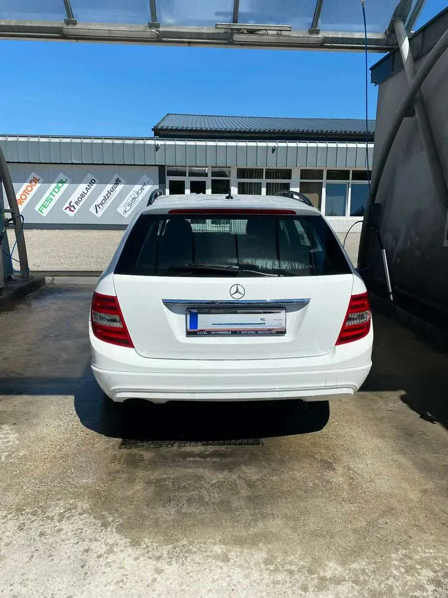 Mercedes-Benz C-Class 2012 photo 2