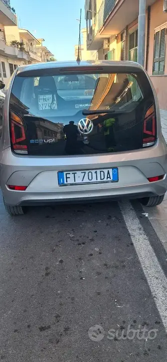 Volkswagen Up 2018 photo 2