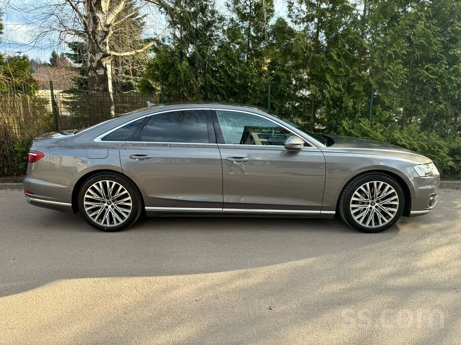Audi A8 2021 photo 4