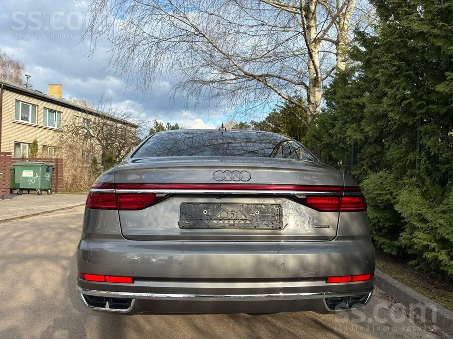 Audi A8 2021 photo 5