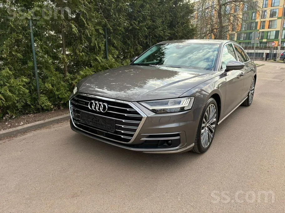 Audi A8 2021 photo 2