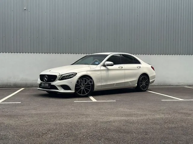 Mercedes-Benz C200