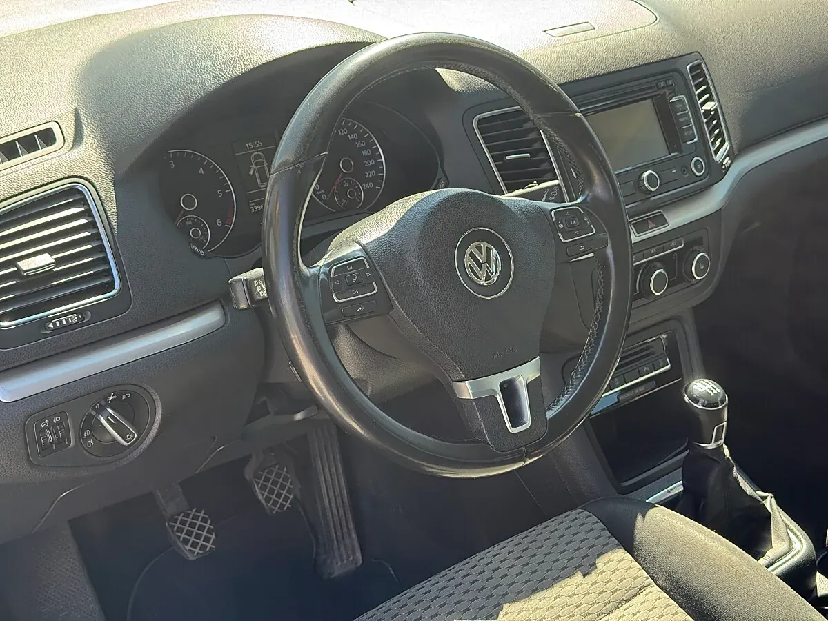 Volkswagen Sharan 2012 photo 3