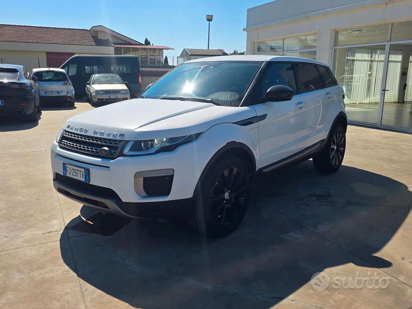 Land Rover Range Rover Evoque 2017 photo 2