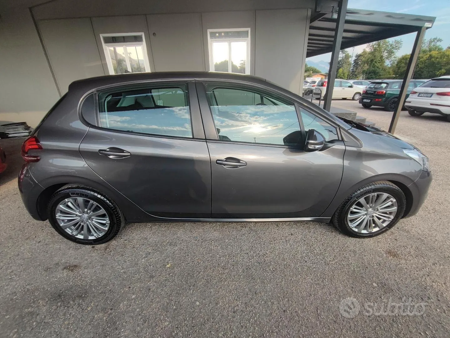 Peugeot 208 2019 photo 4