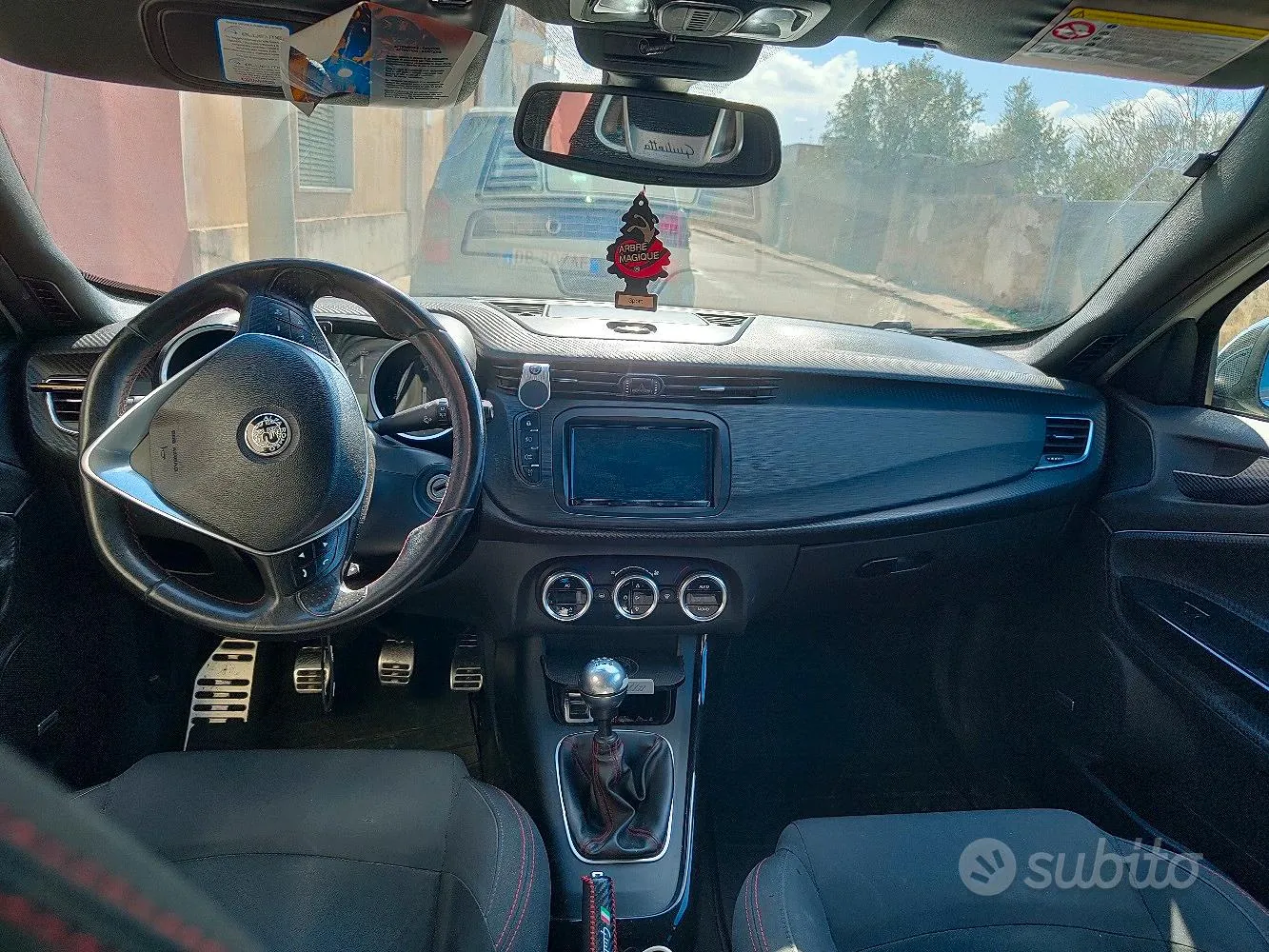 Alfa Romeo Giulietta 2015 photo 4
