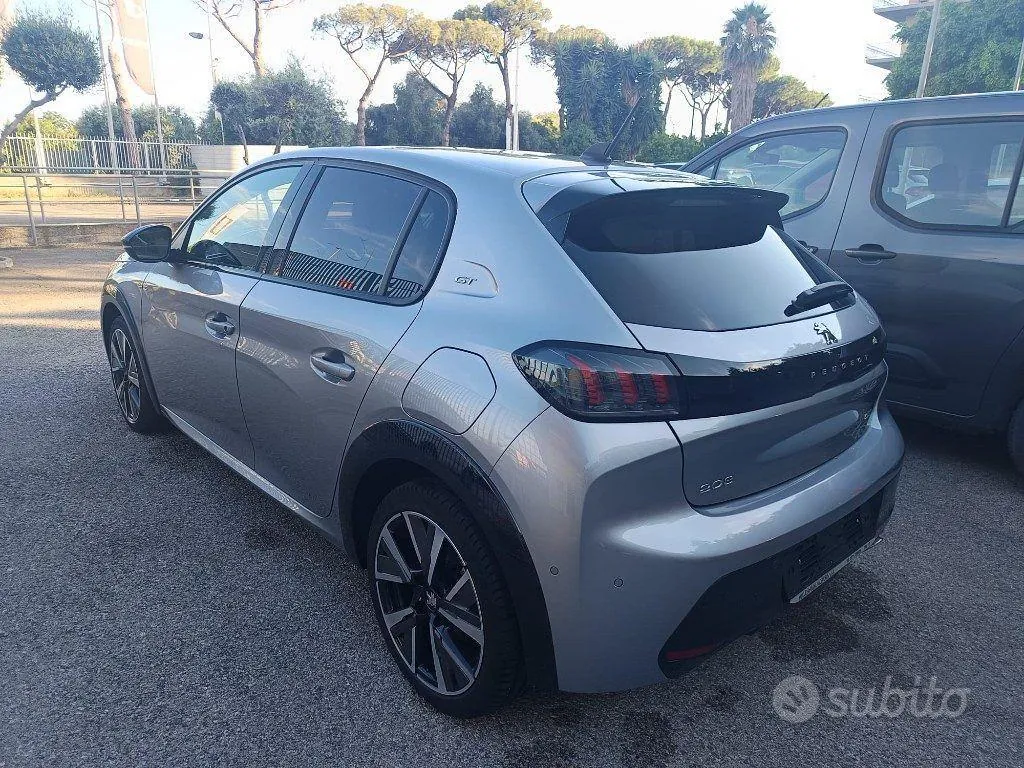 Peugeot 208 2022 photo 2