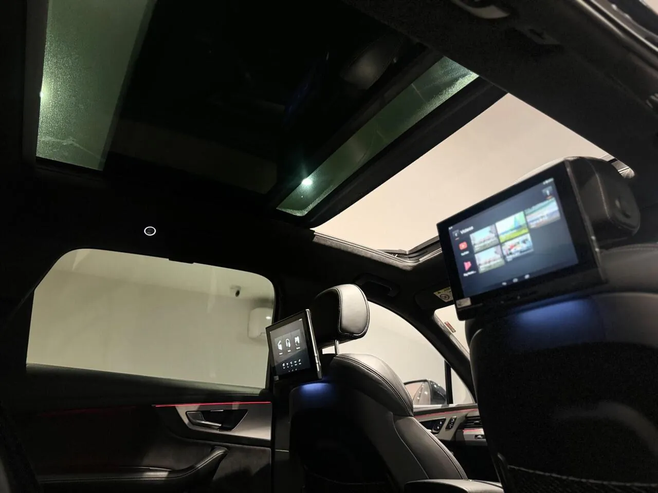 Audi Q7 2016 photo 2