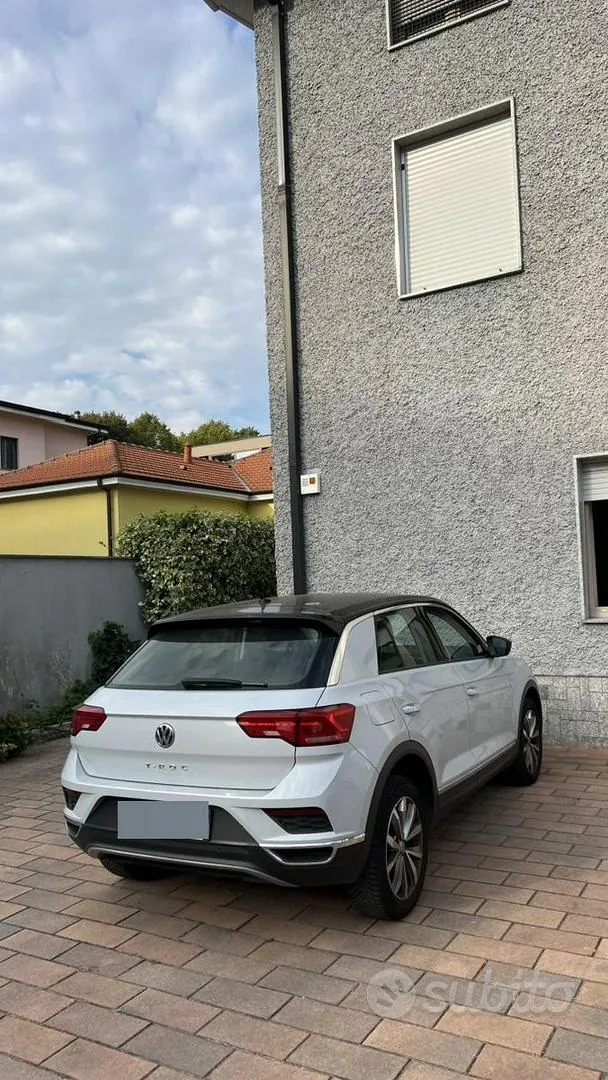Volkswagen T-Roc 2019 photo 2