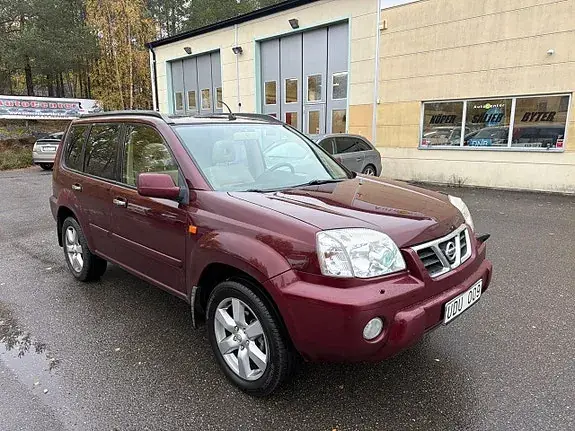 Nissan X-Trail 2003 photo 3