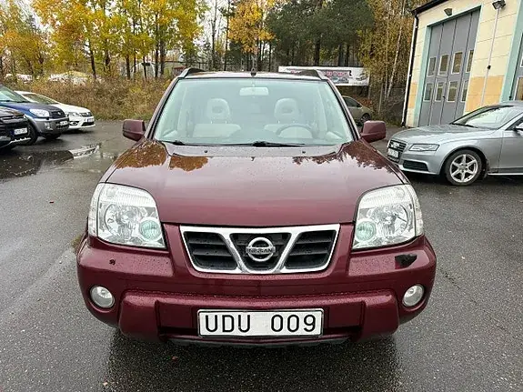 Nissan X-Trail 2003 photo 2
