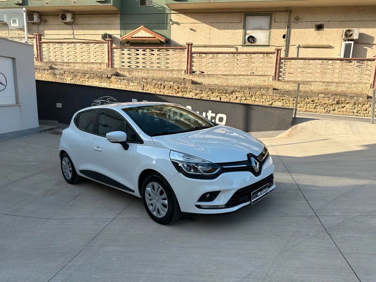 Renault Clio 2019 photo 2