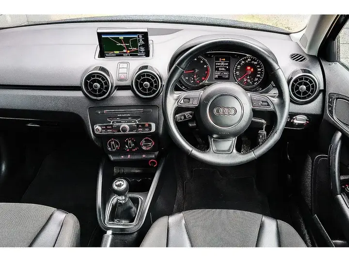 Audi A1 2017 photo 2