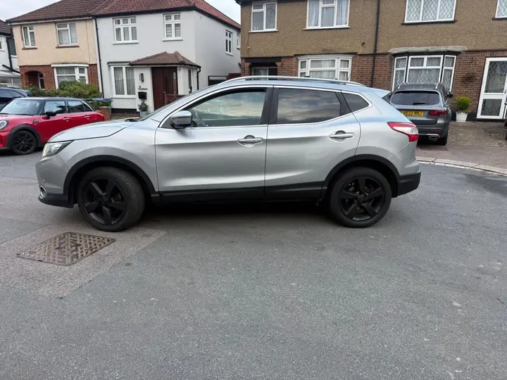 Nissan Qashqai 2015 photo 3
