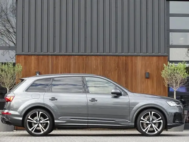 Audi Q7 2024 photo 3