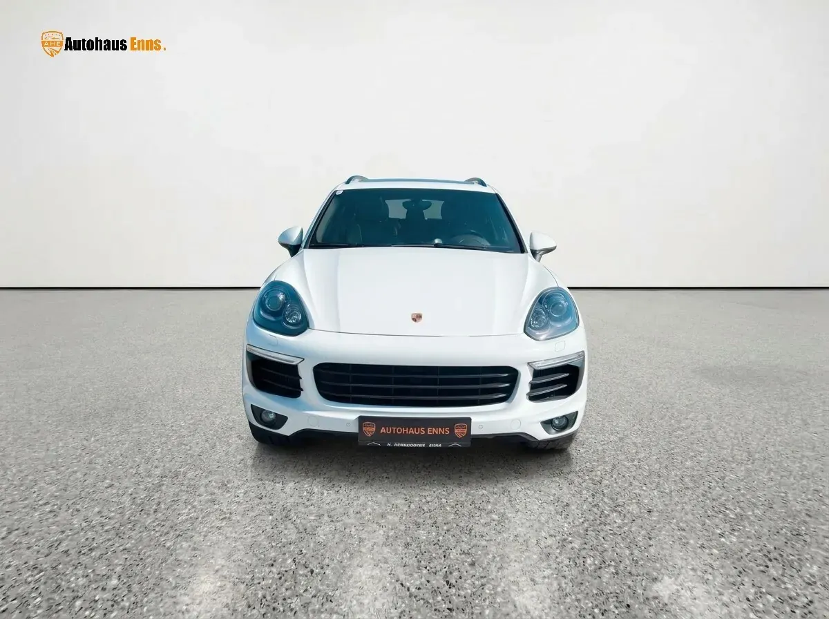 Porsche Cayenne 2016 photo 2