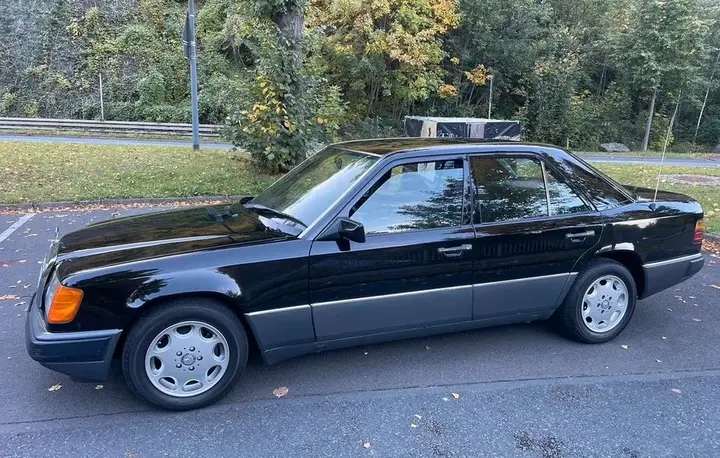Mercedes-Benz W124
