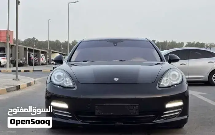 Porsche Panamera 2012 photo 2