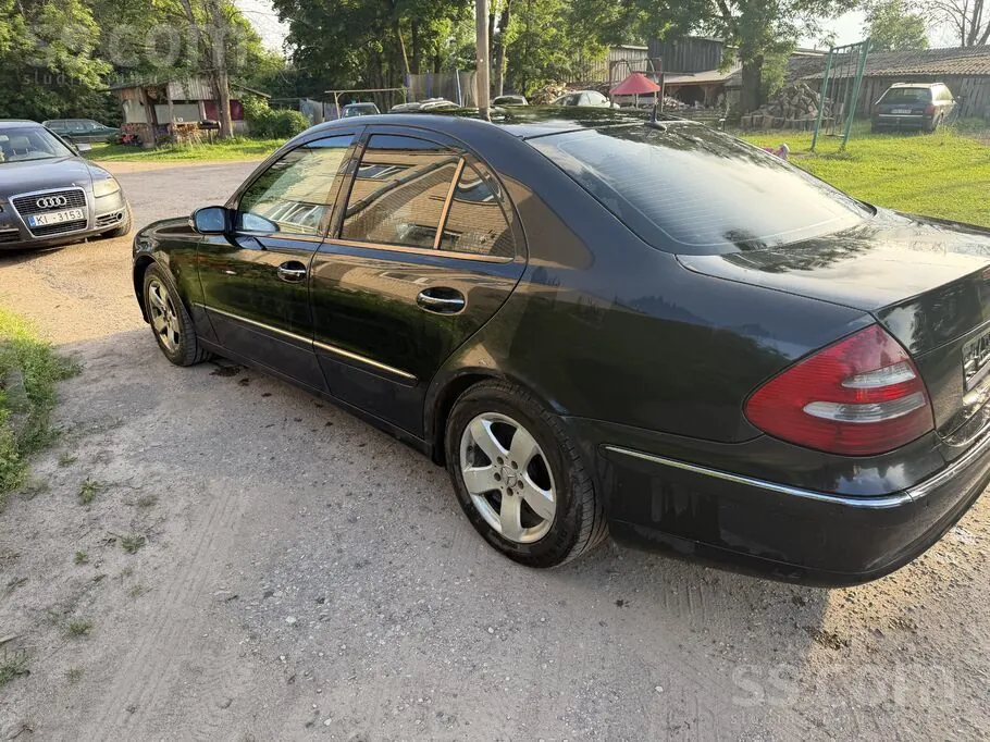 Mercedes-Benz E320 2003 photo 3