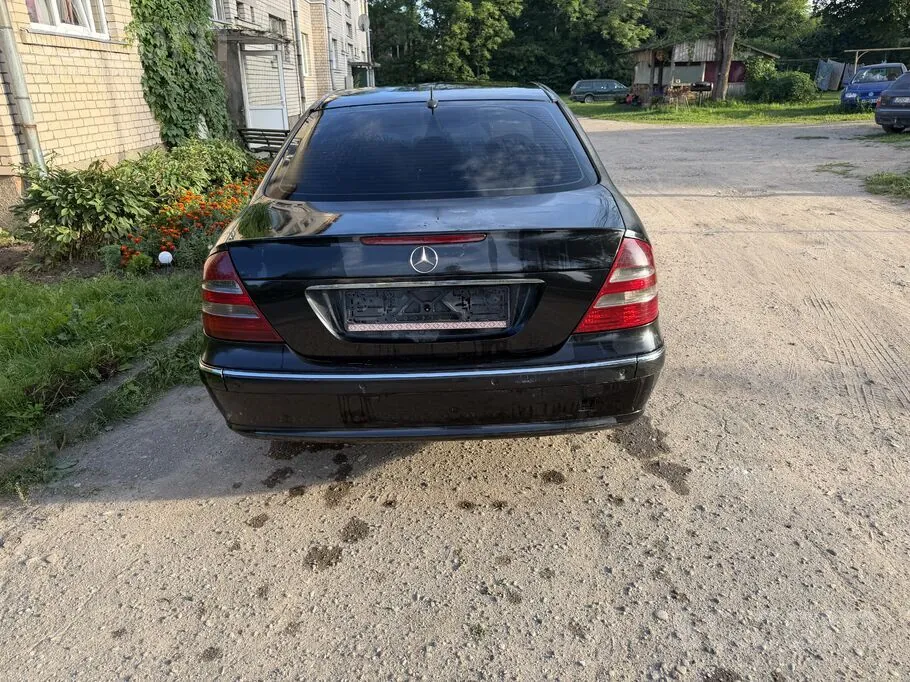 Mercedes-Benz E320 2003 photo 4