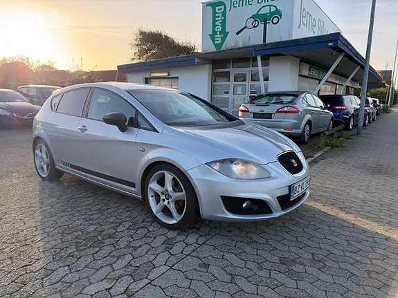 Seat Leon 2012 photo 2