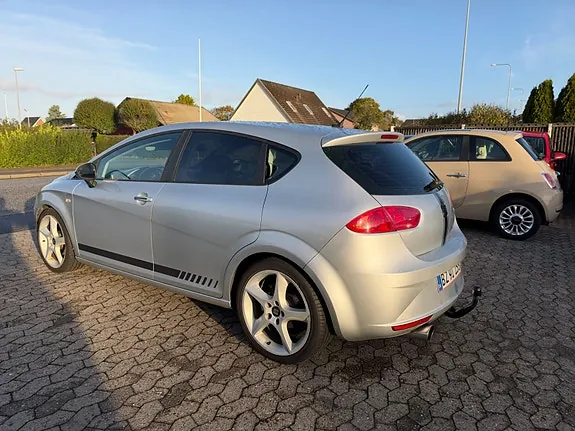Seat Leon 2012 photo 4