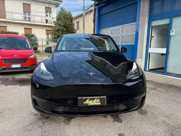 Tesla Model Y 2022 photo 2