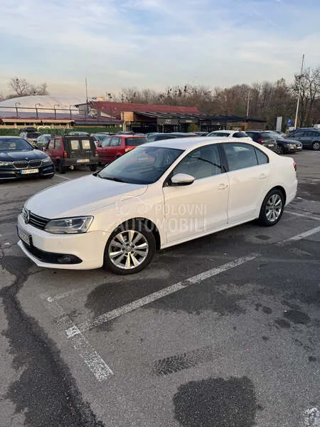 Volkswagen Jetta 2012 photo 3