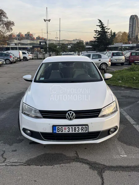 Volkswagen Jetta 2012 photo 2