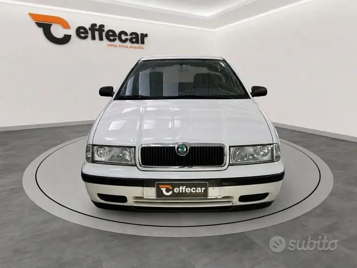 Skoda Octavia 1998 photo 2