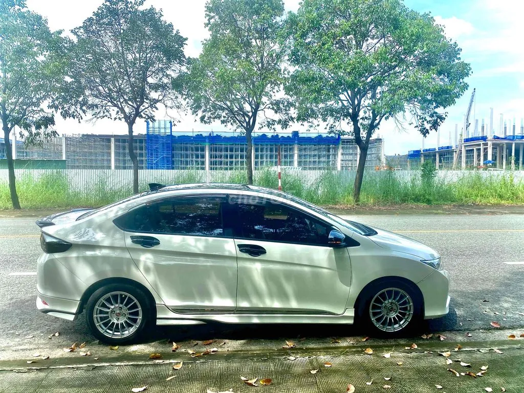 Honda City 2015 photo 2
