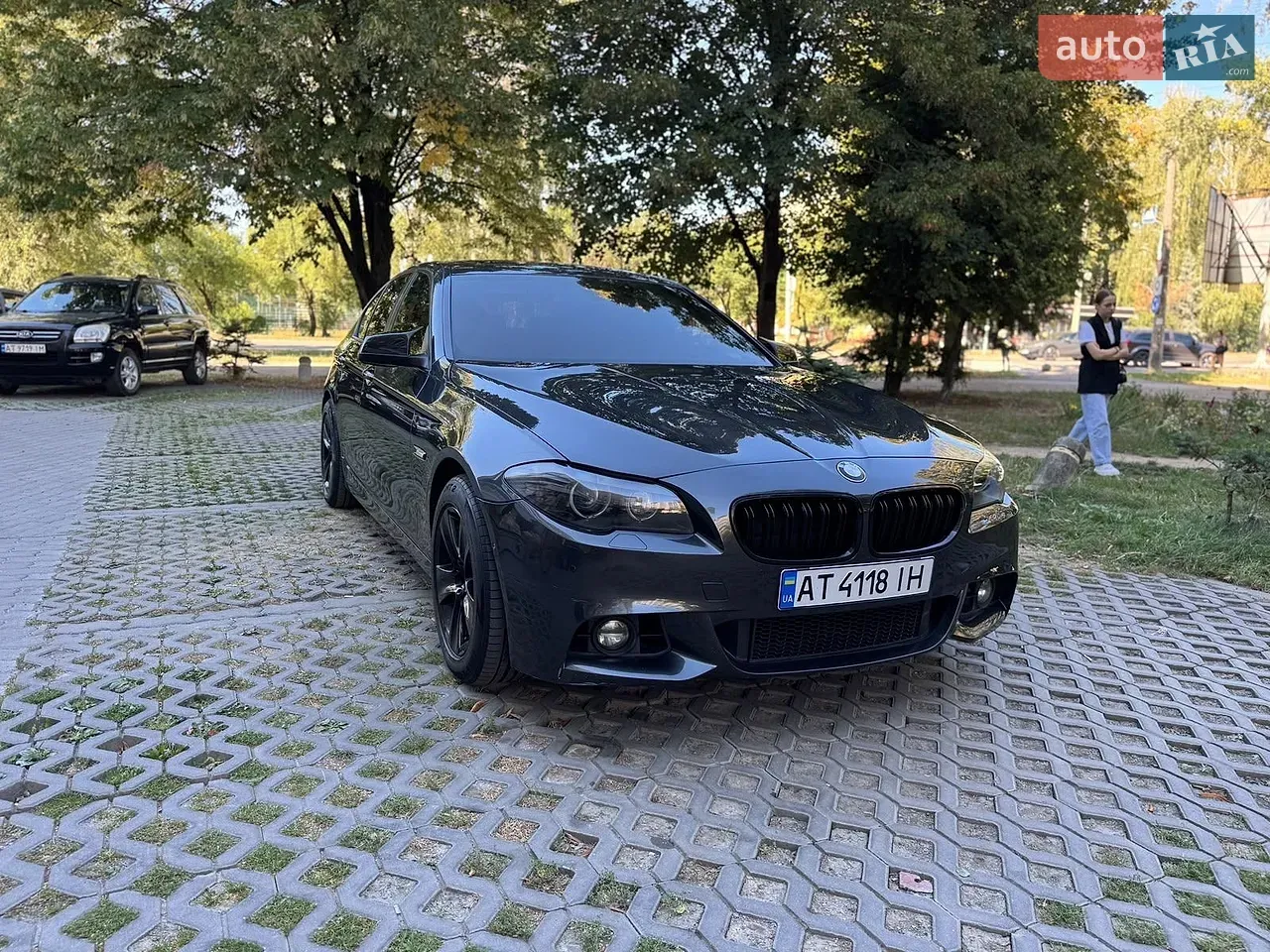 BMW 5 Series 2012 photo 3